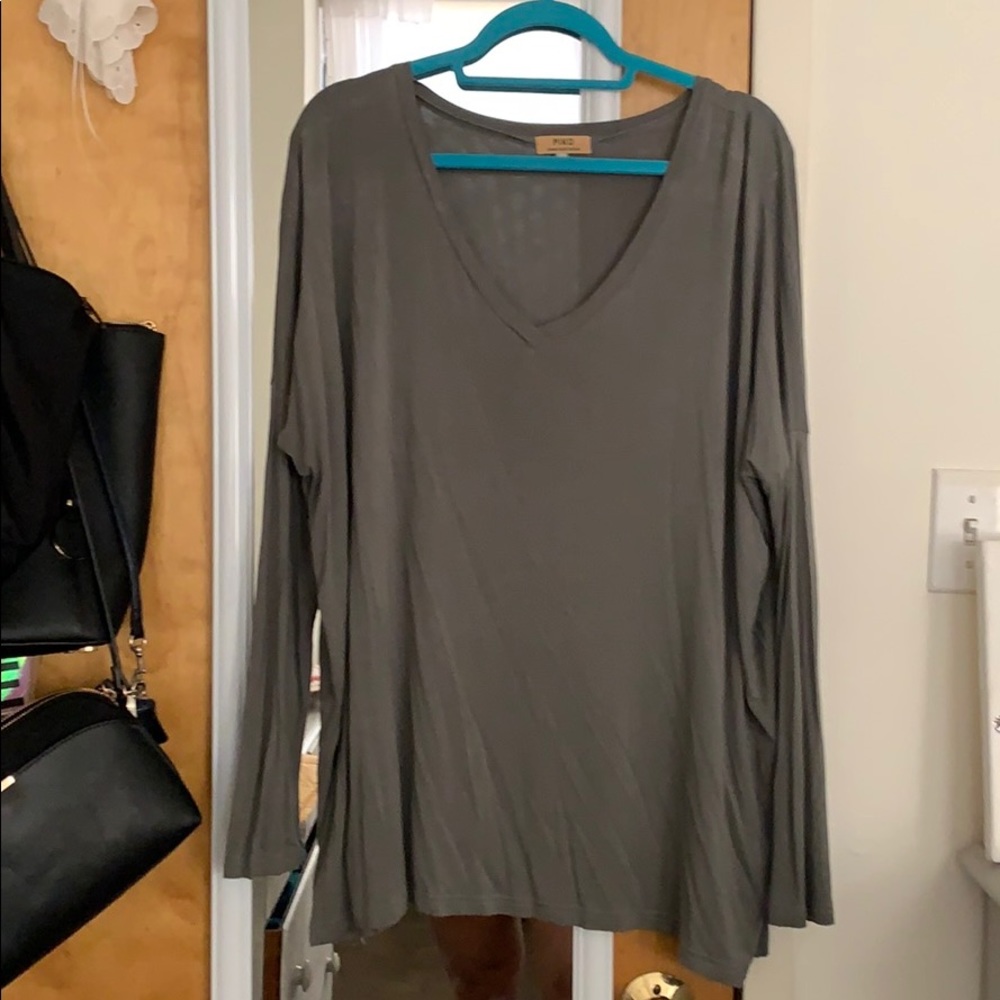 PIKO long sleeve v neck top